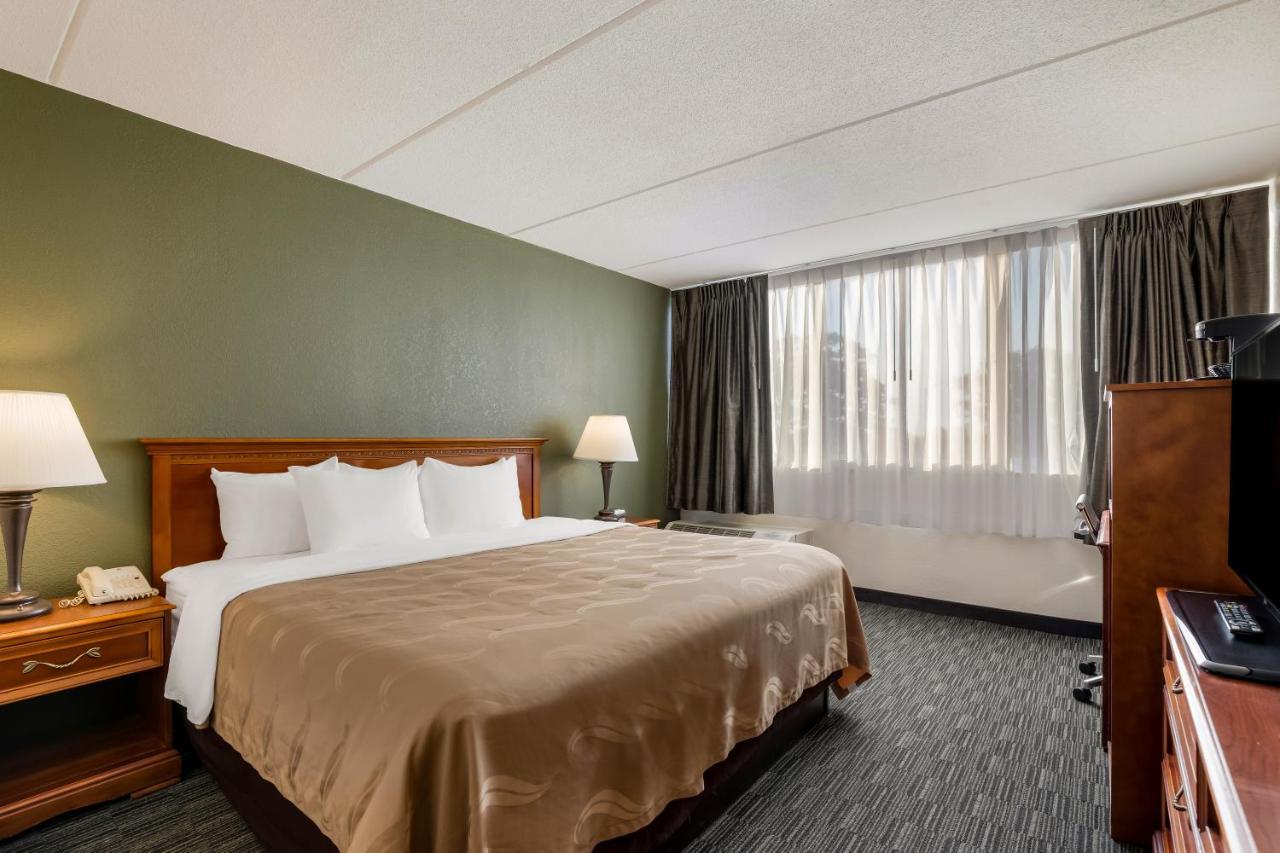 Quality Inn Joliet Bagian luar foto